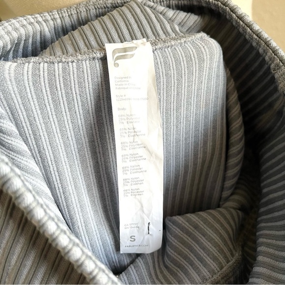 Fabletics High-Waisted Seamless Rib Leggings Iron Gray Hazy Iris Size Small - Picture 5 of 9